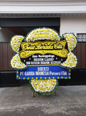 Papan Bunga Duka di Teluk Pucung